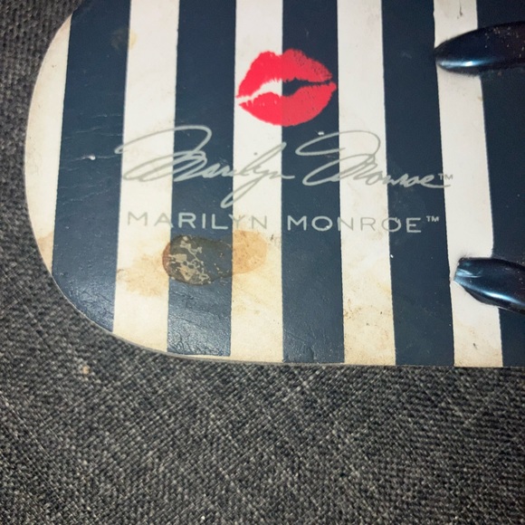 Marilyn Monroe signature series flip flop thong beach sandals ladies size 9.5 - Picture 4 of 9